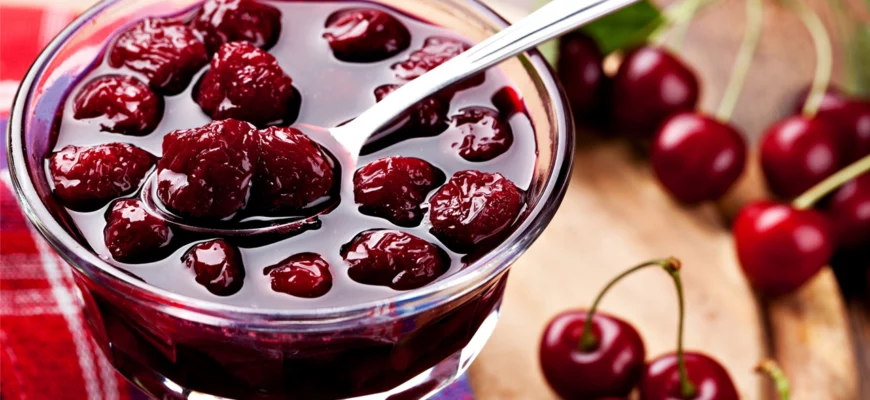 Варенье из вишен с косточками